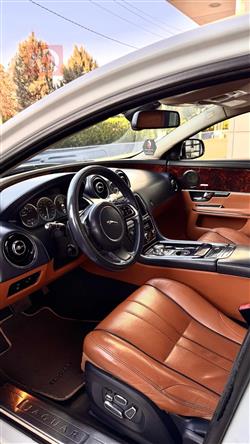 جاكوار XJ